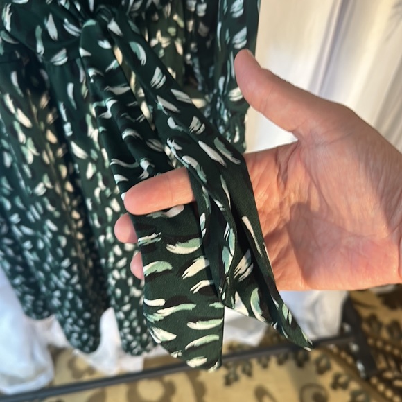 Green Feather Pattern Faux Wrap Dress - Picture 3 of 6